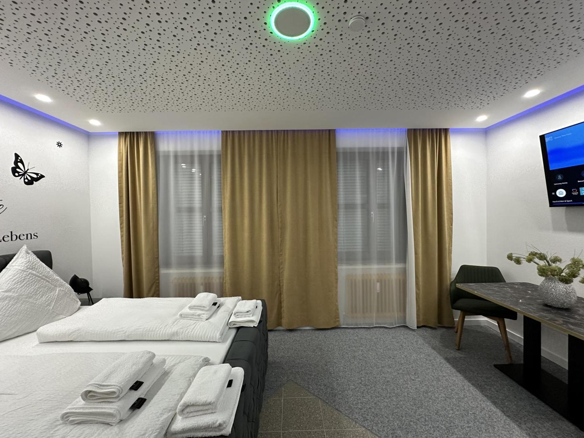 Modern Apartments Neuburg U - Top - 2 Zimmer, Komfort, Zentrum, Wi-Fi, Smart Tv, Stellplatz, Kueche Neuburg an Der Donau Eksteriør billede